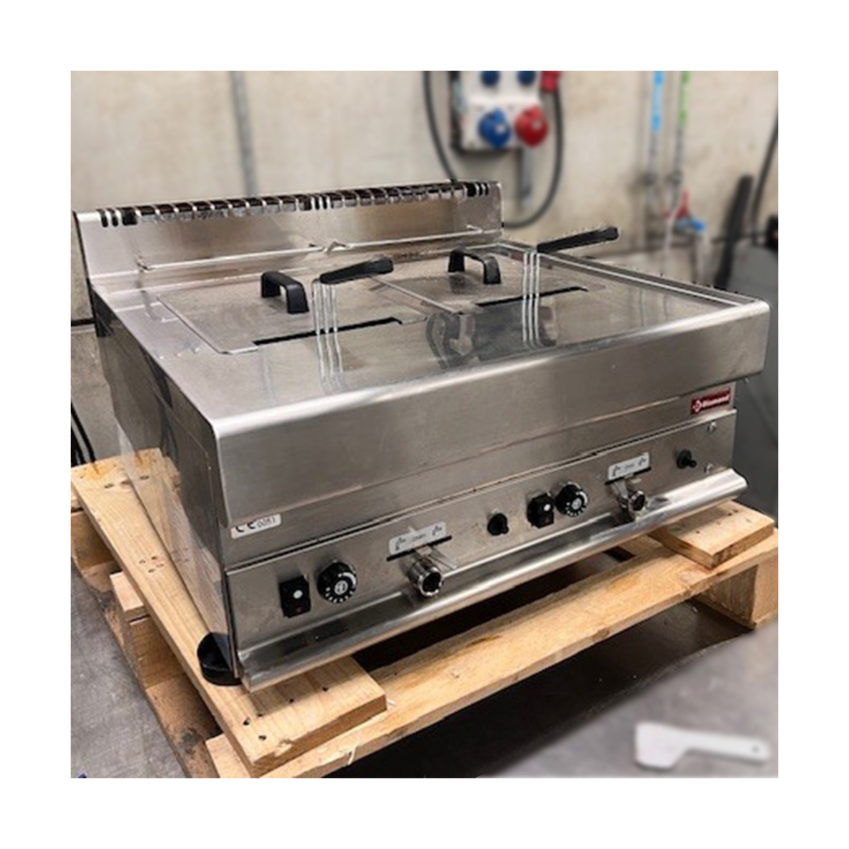 image gasfriteuse met 2 kuipen van 8 liter -top- 1