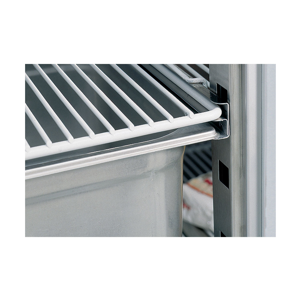 image koel- en vrieskast geventileerd 2x 350 litres, 2 deuren gn 2/1, op wielen 1