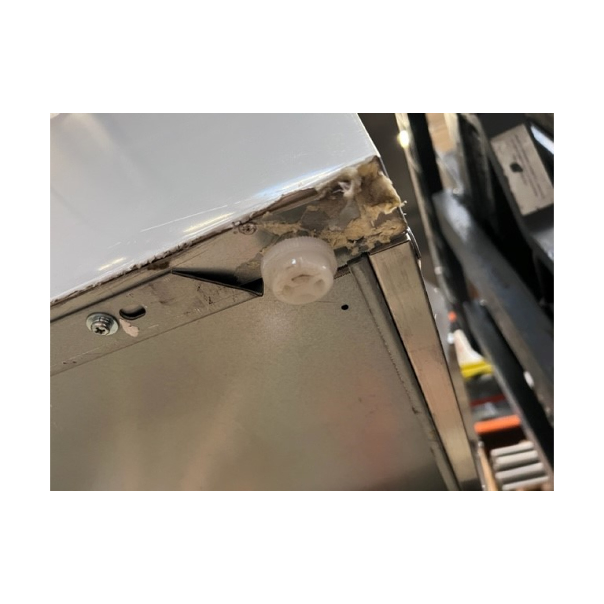 image gekoelde saladette met deksel 4x gn 1/1 - 150 mm + reserve 3 deuren gn 1/1, 380 lit 2