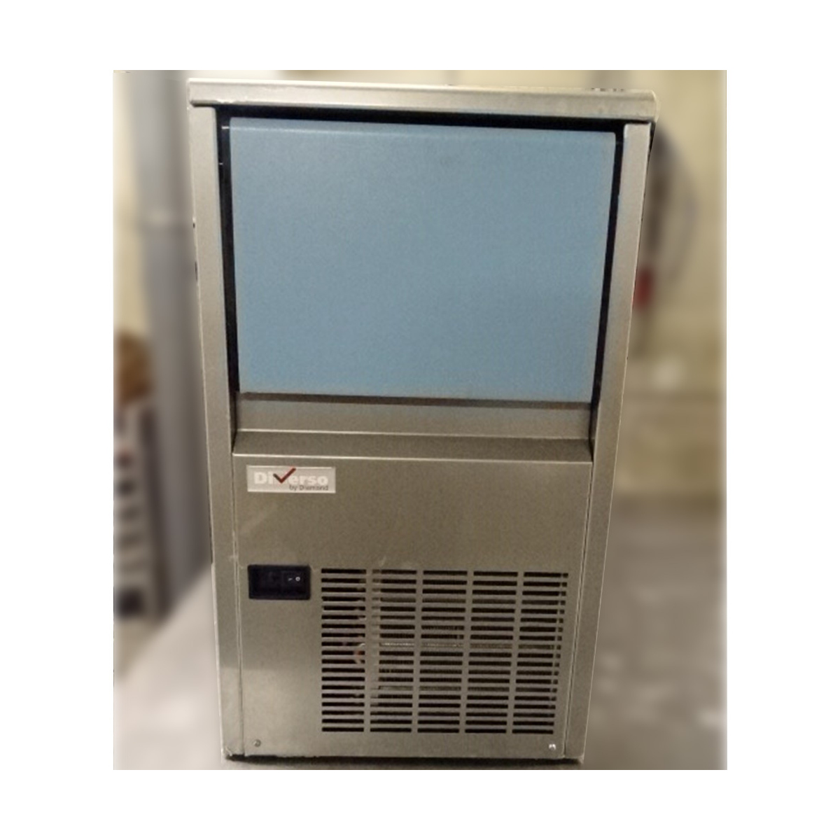 image volle ijsblokjesmachine (14 gr) 24kg/24h met reserve 6 kg 1